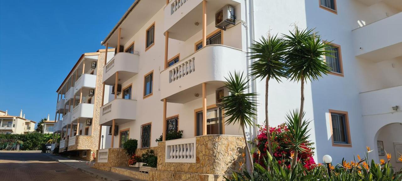 Apartamento - 2 A 4 Pessoas- Piscina Olhos de Agua  Exterior foto